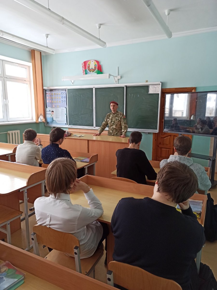 «Краповый берет»  в гостях у школьников